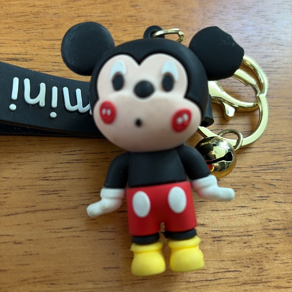 Mini Mickey Mouse Keychain Figure - Picture 6 of 16